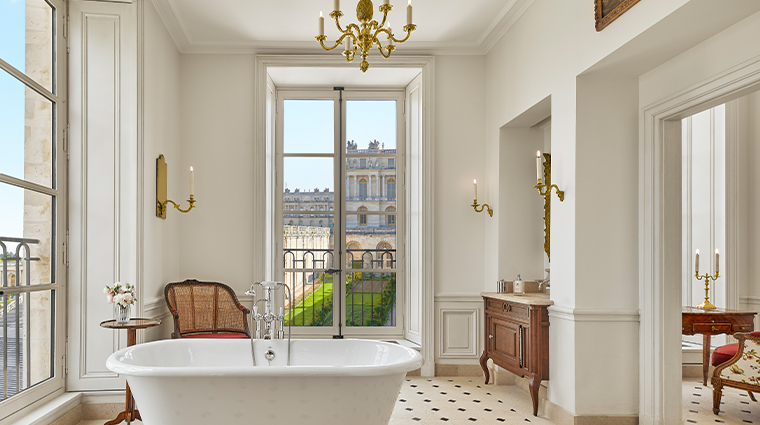 airelles chateau de versailles le grand controle suite necker bathroom