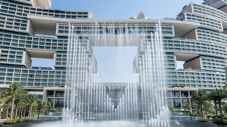 atlantis the royal cabana sky blaze fountain