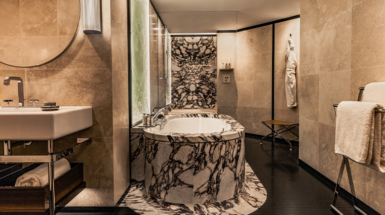 bulgari hotel paris bulgari suite bathroom