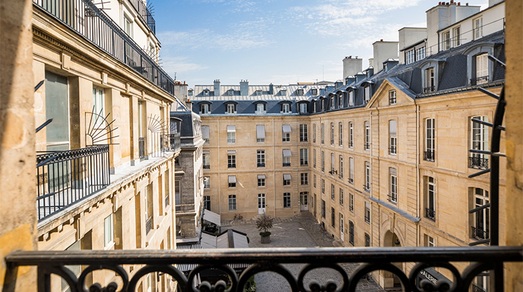 grand hotel du palais royal Vue chambre Place de Valois