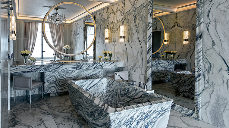 hotel de crillon a rosewood hotel Grands Appartements Concorde bathroom