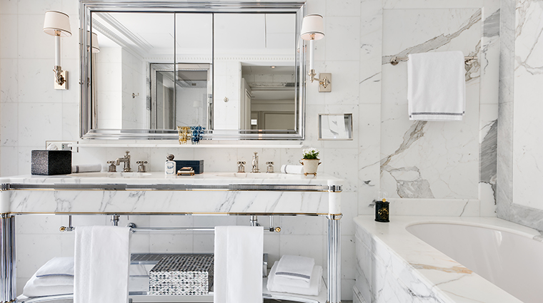 hotel de crillon a rosewood hotel premier bathroom