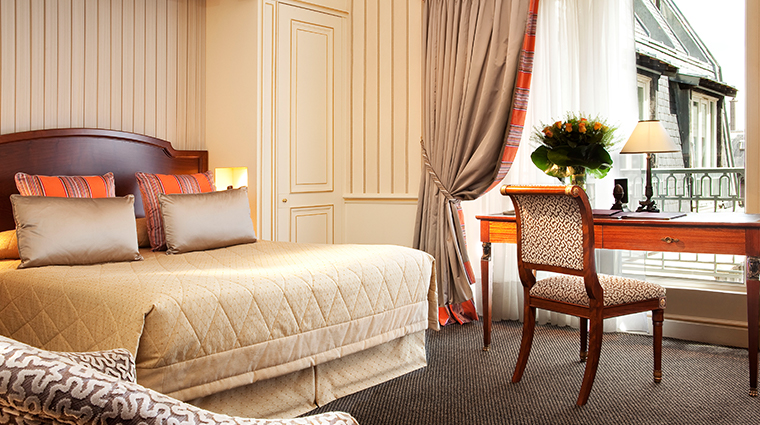 hotel napoleon paris executive room window