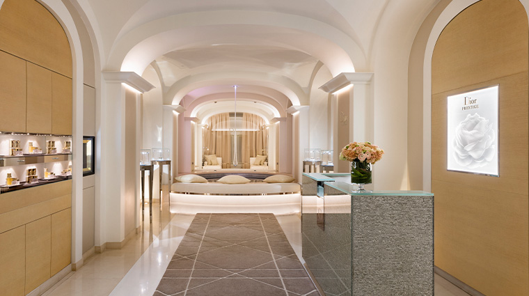 hotel plaza athenee paris new spa reception area