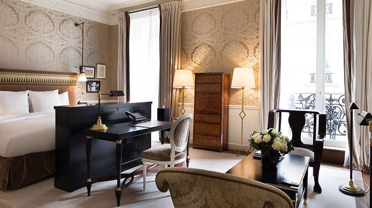 La Reserve Paris deluxe junior suite