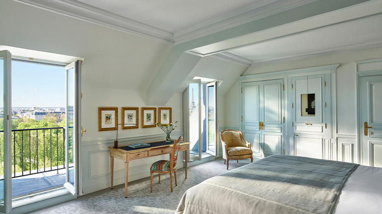 le meurice dorchester collection executive room balcony