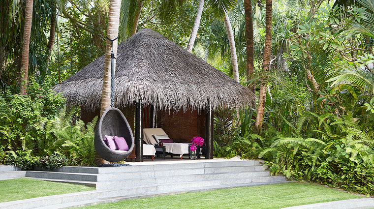 oneonly reethi rah spa massage hut