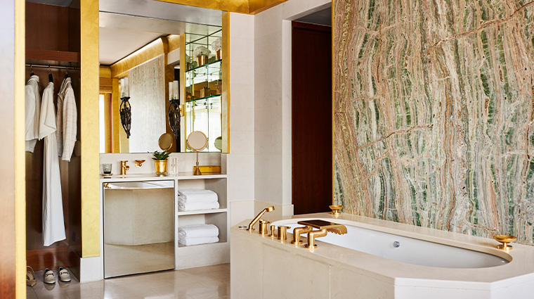 park hyatt paris vendome suite bathroom2023