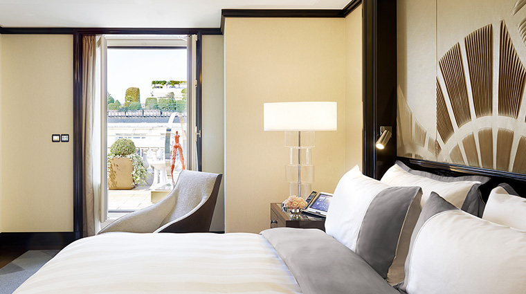 Property ThePeninsulaParis Hotel GuestroomSuite GardenSuiteBedroom ThePeninsulaHotels