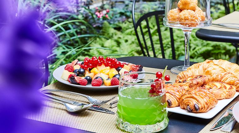 sofitel paris le faubourg terrace breakfast