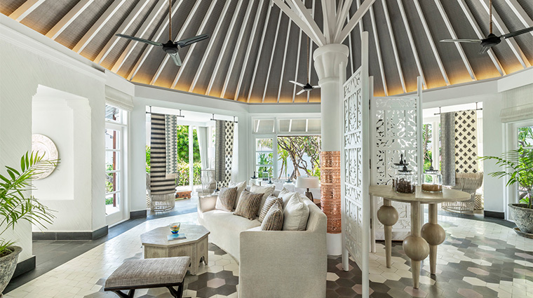 the island spa at four seasons resort maldives at kuda huraa reception